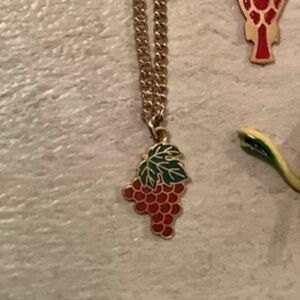 New Vintage grapes Pendant necklace